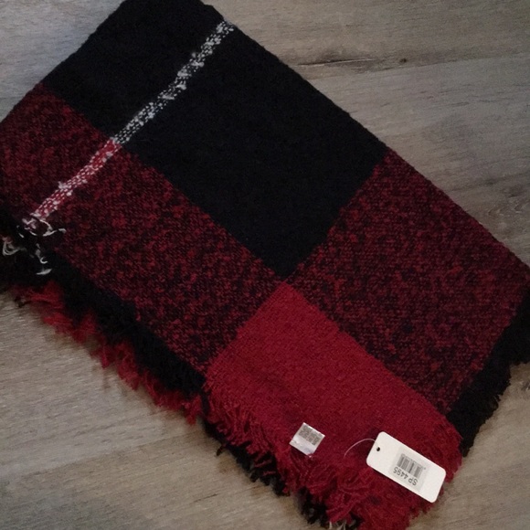 Red/Black Plaid soft and cozy scarf & wrap - Picture 5 of 6